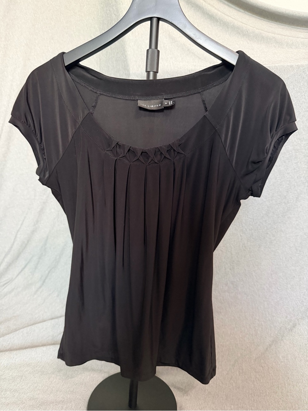 The Limited Black Short Sleeve Scoop Neck Pleated Top